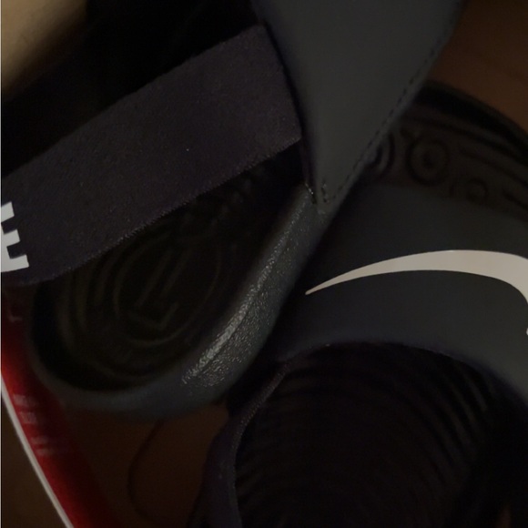 Nike slides - Picture 3 of 3